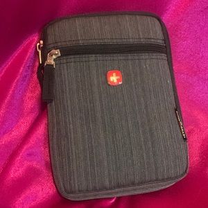 Swiss gear soft case double zipper like new padded heavily and fleece inside